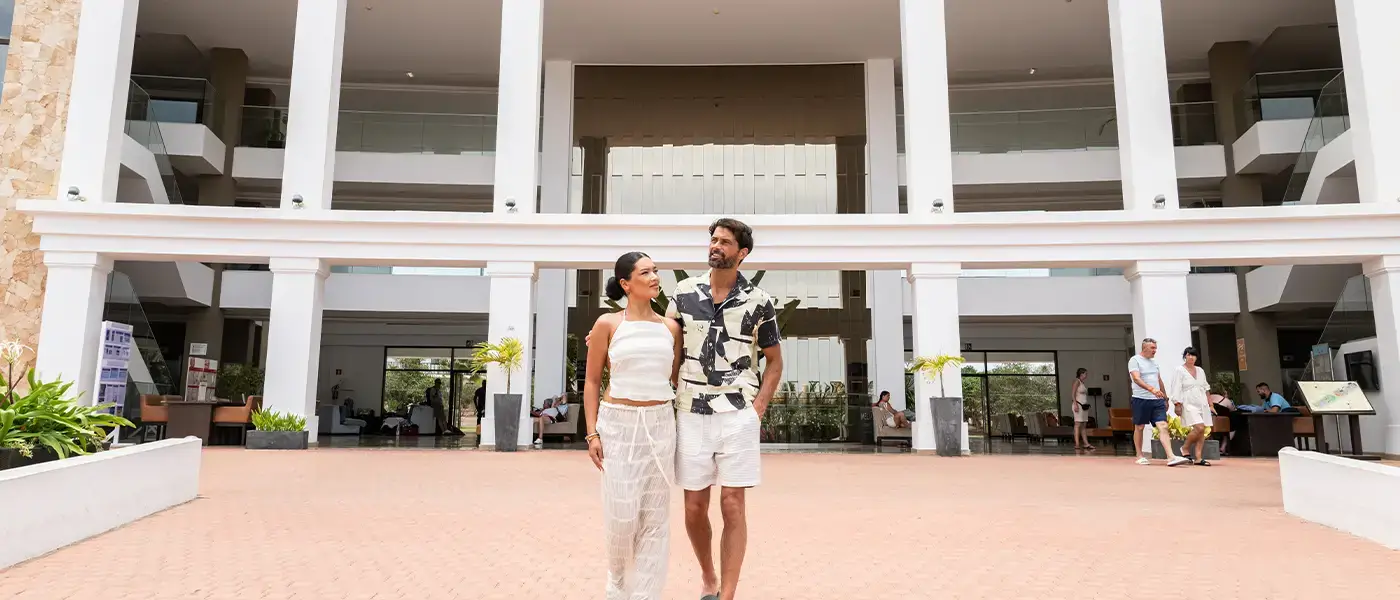 Un couple à Meliã The Lagoon Beach Resort