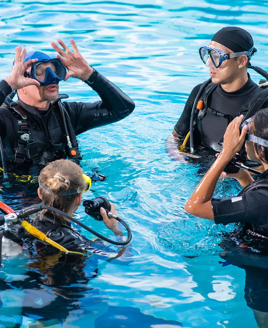 Una lezione di immersione subacquea