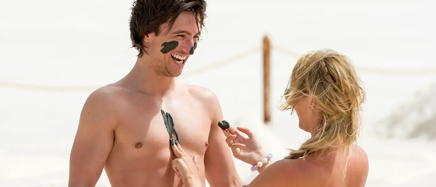 Un couple sur la plage au Cap-Vert