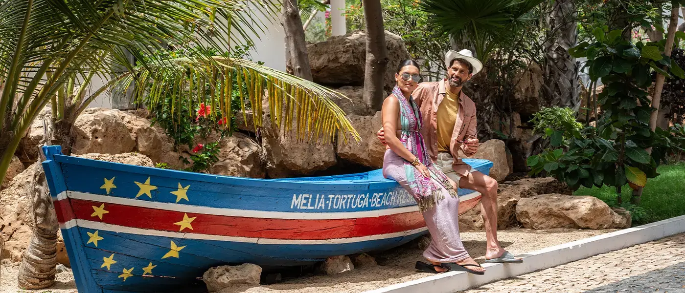 Um casal no Meliã Tortuga Beach Resort